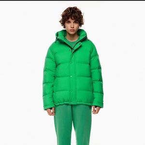 Green Aritzia Super Puff Original Medium - New without tag